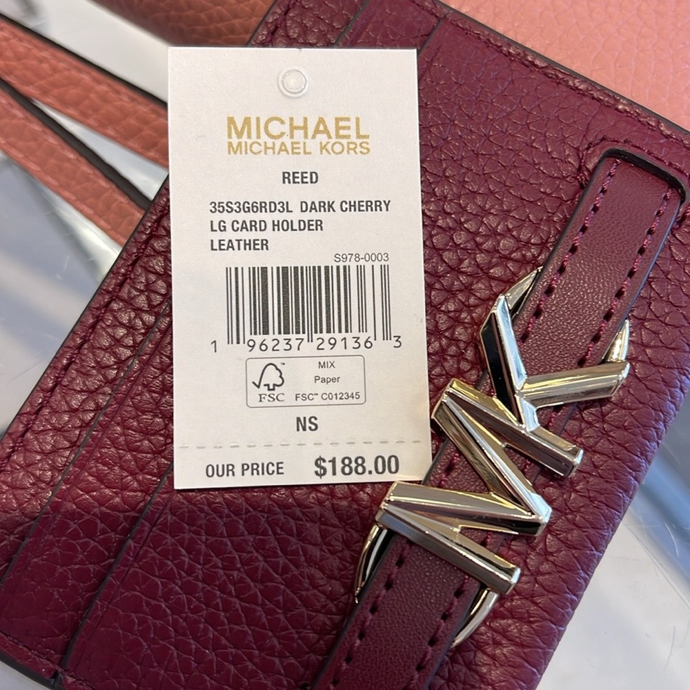MICHAEL KORS
Reed Large Pebbled Leather Card Holder Case
Dark Cherry
NWT - Picture 12 of 16